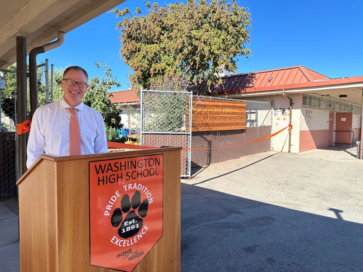 Husky Gardens ribbon cutting